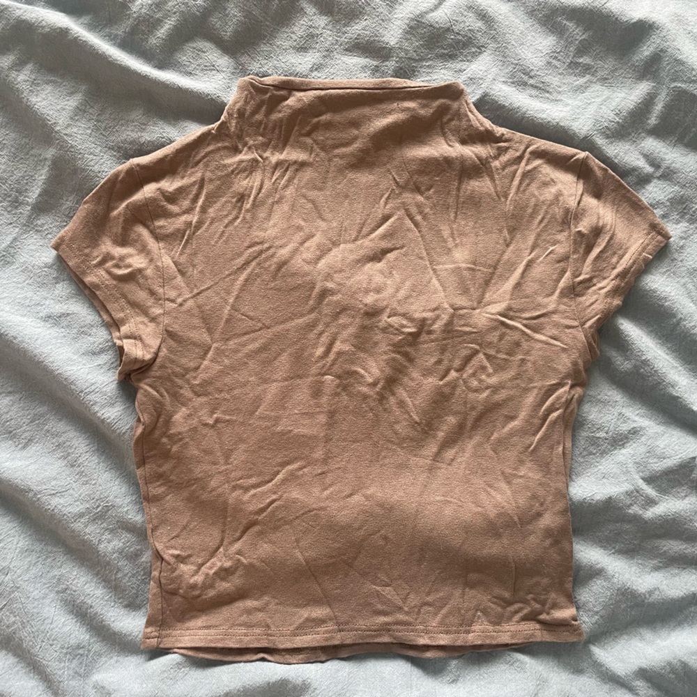Cute Cropped Tan Short Sleeve Top